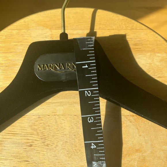 Marina Rinaldi Hanger - Picture 6 of 7